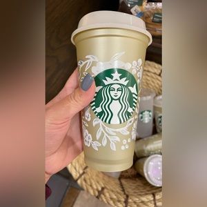 Starbucks holiday 2022 reusable color changing cup